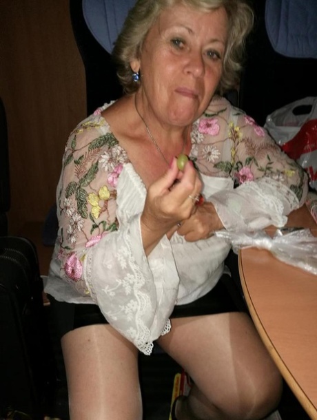 mormor äkta klimax naken foto