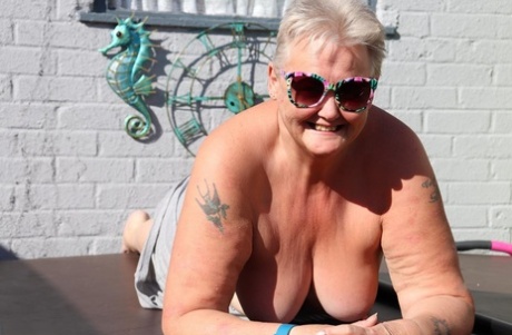 tjocka mormor rödhåriga suger snyggt hett bilder