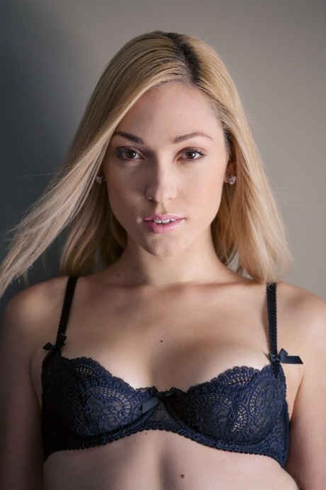 Lily LaBeau porrstjärna sexig galleri